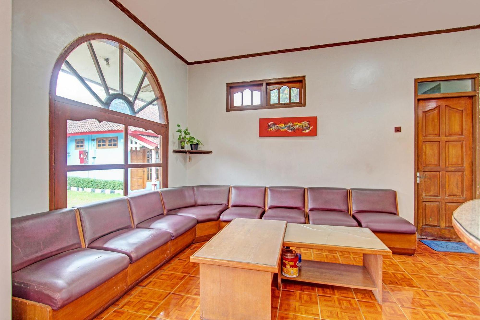 Capital O 91644 Loka Hause Hotel Salatiga Eksteriør billede