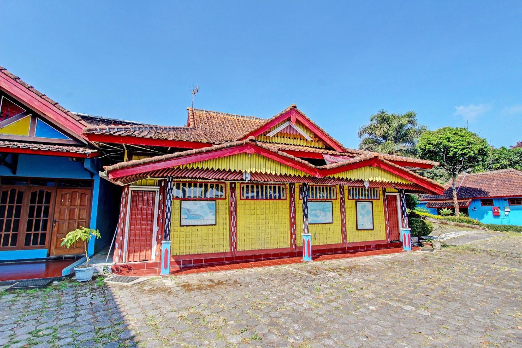 Capital O 91644 Loka Hause Hotel Salatiga Eksteriør billede