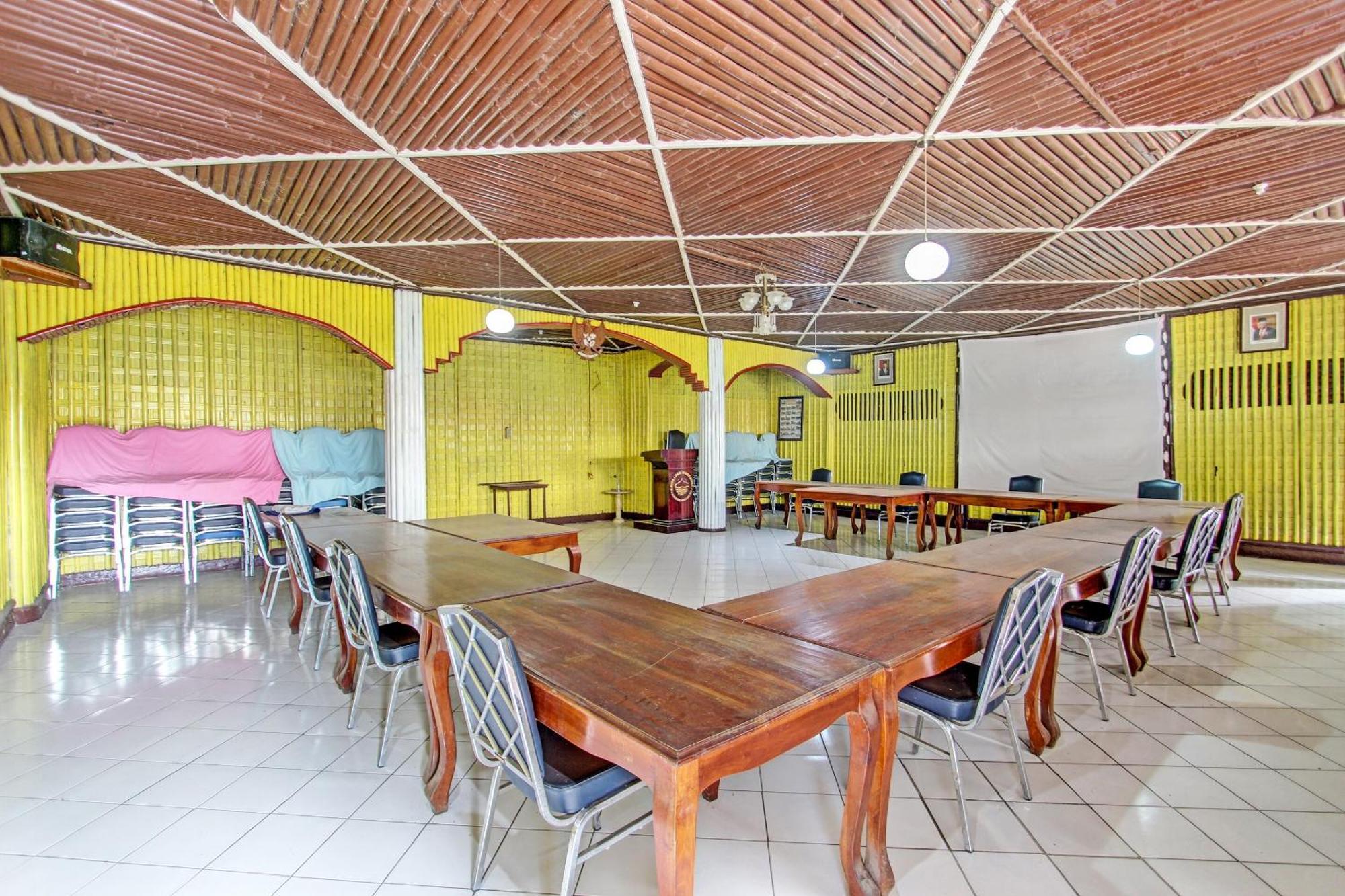 Capital O 91644 Loka Hause Hotel Salatiga Eksteriør billede
