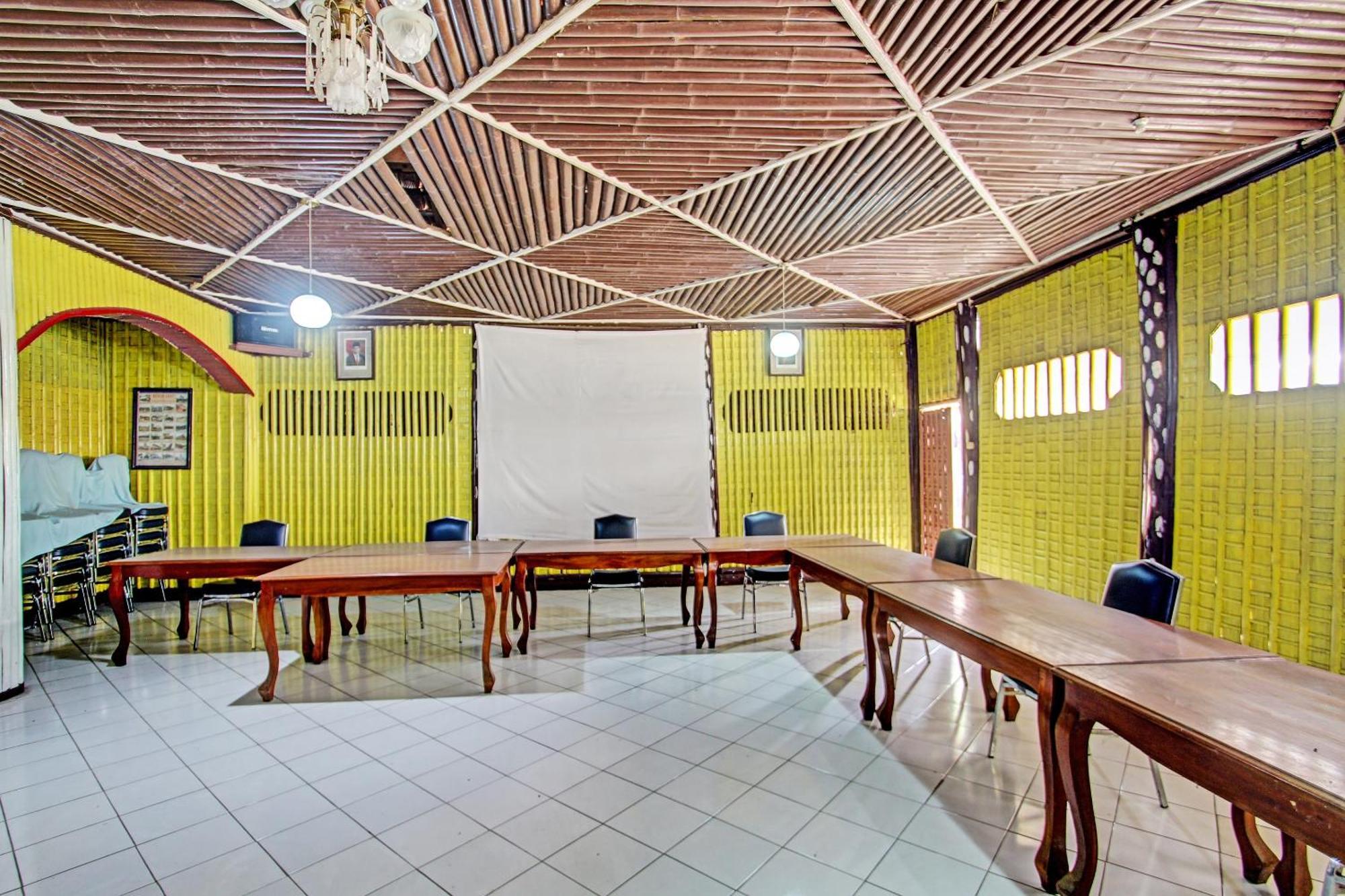 Capital O 91644 Loka Hause Hotel Salatiga Eksteriør billede